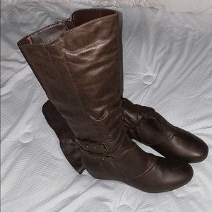 Never Worn, Brown flat boots